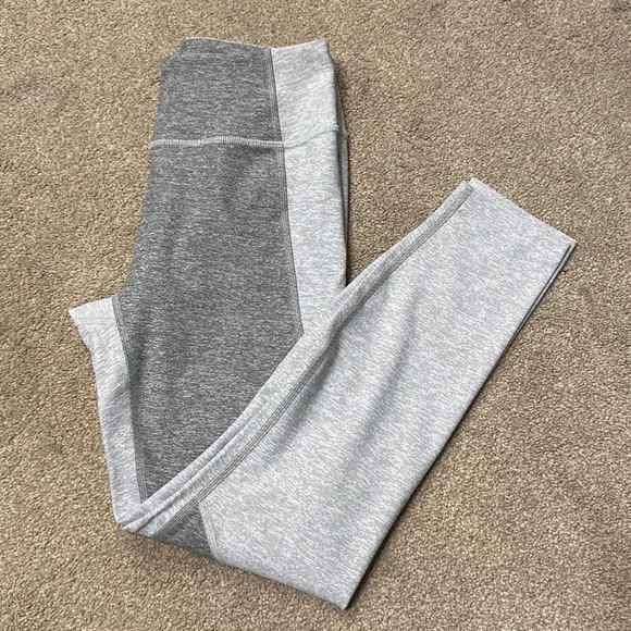 Outdoor Voices Two Tone Grey 3/4 Leggings Size XS - Picture 1 of 6